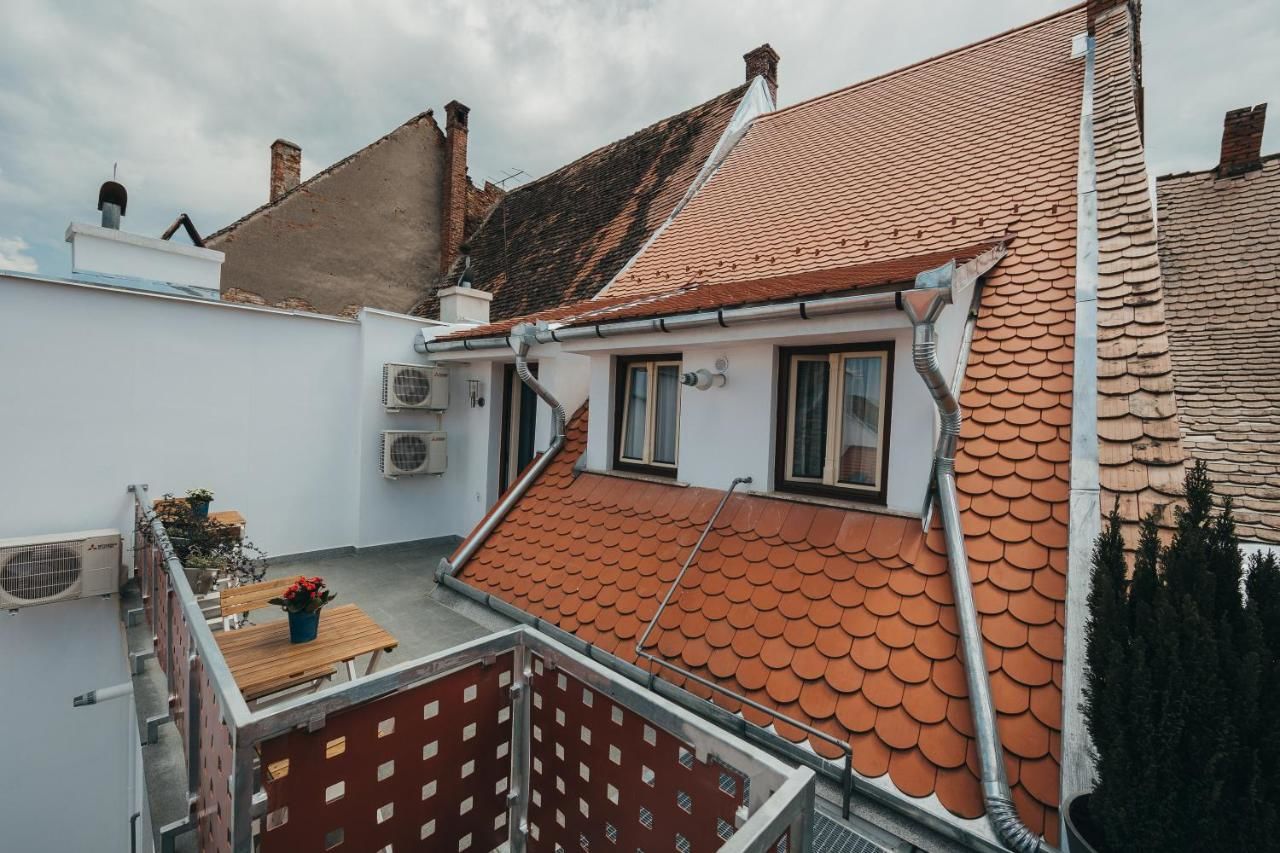 Апарт-отели YellowBoot Aparthotel Сибиу-46