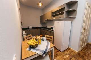 Апарт-отели YellowBoot Aparthotel Сибиу Улучшенные апартаменты-7